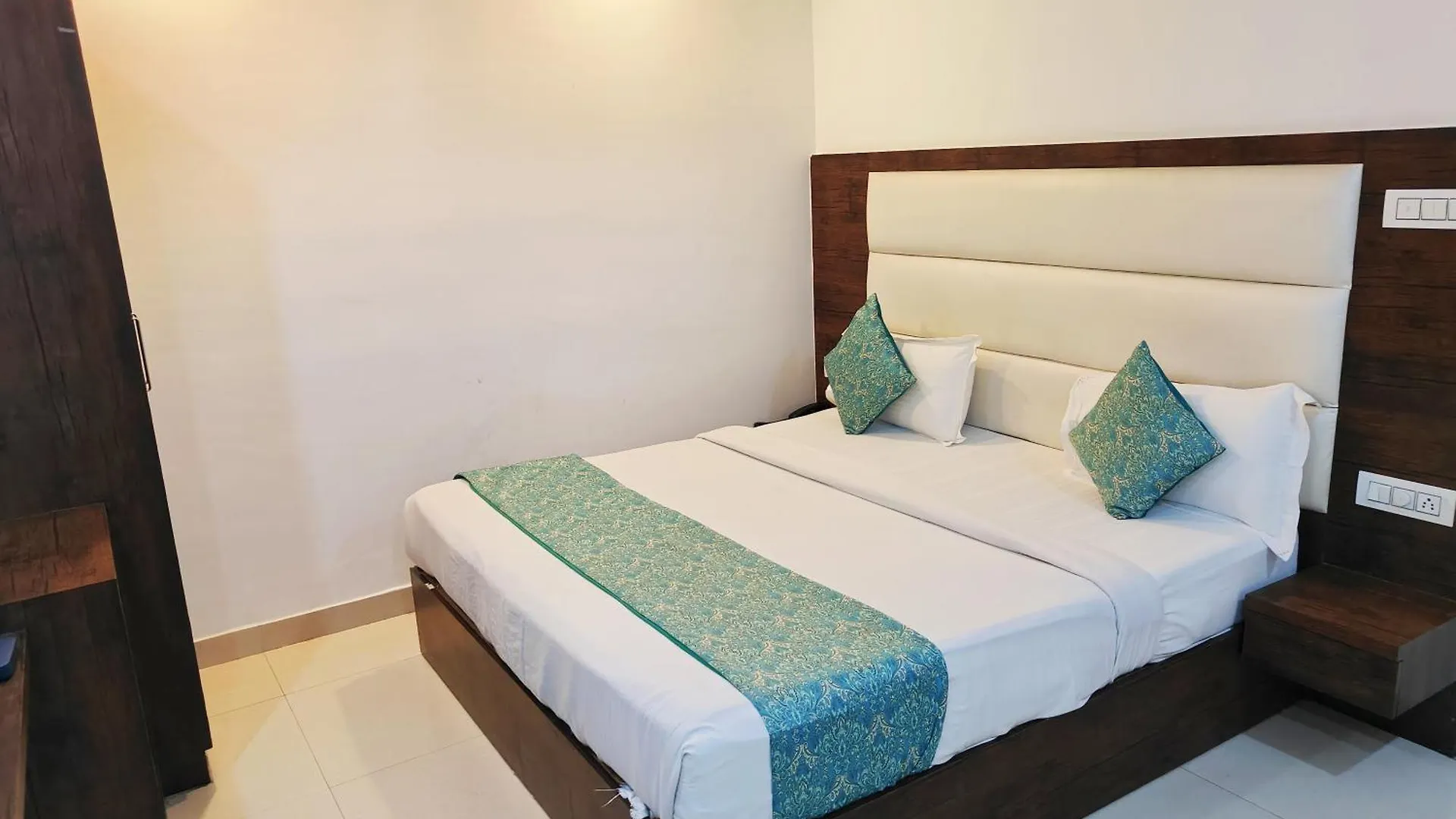 Hotel Tej Palace Delhi Airport New Delhi 4*,  India