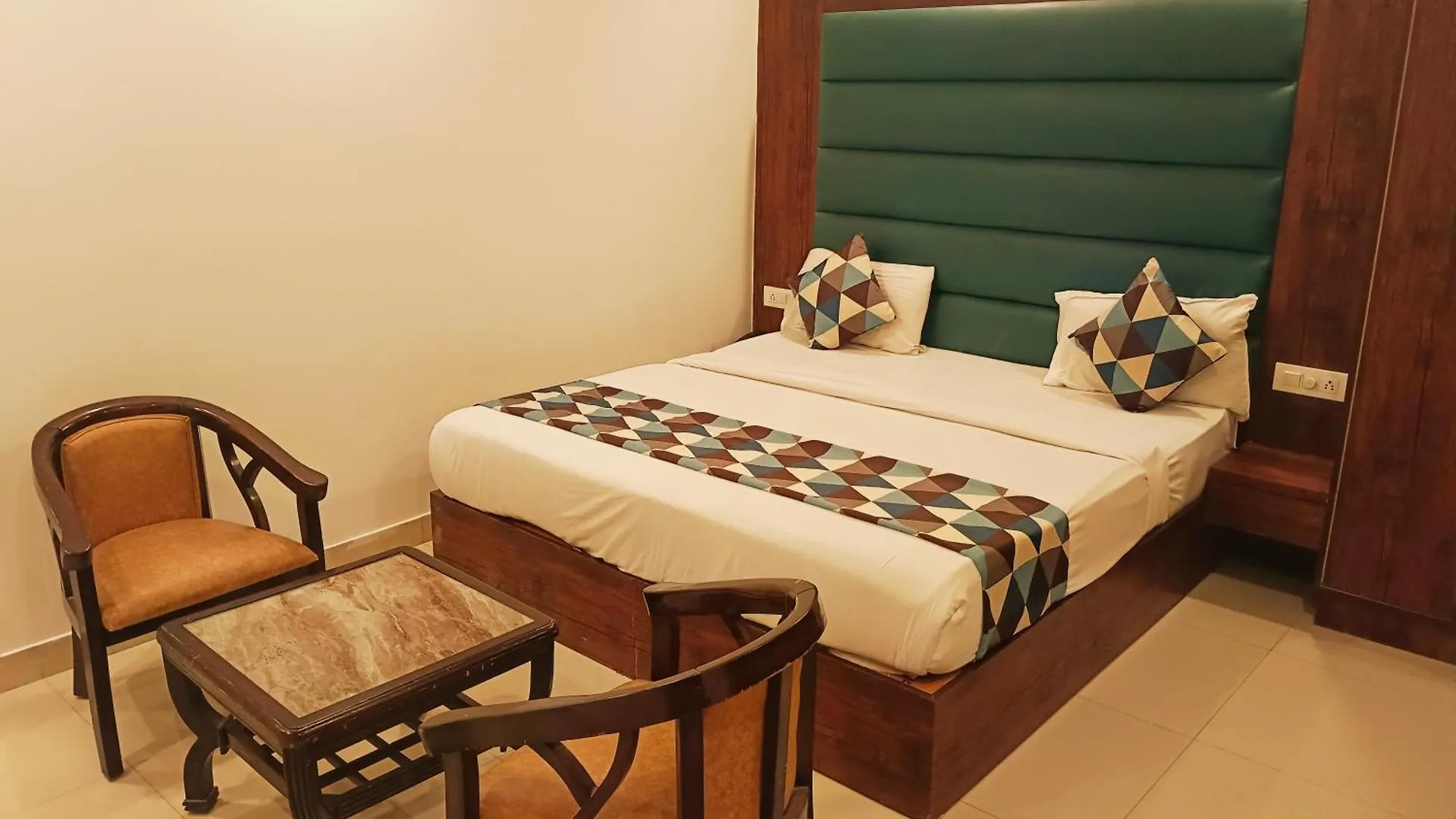 ****  Hotel Tej Palace Delhi Airport New Delhi India