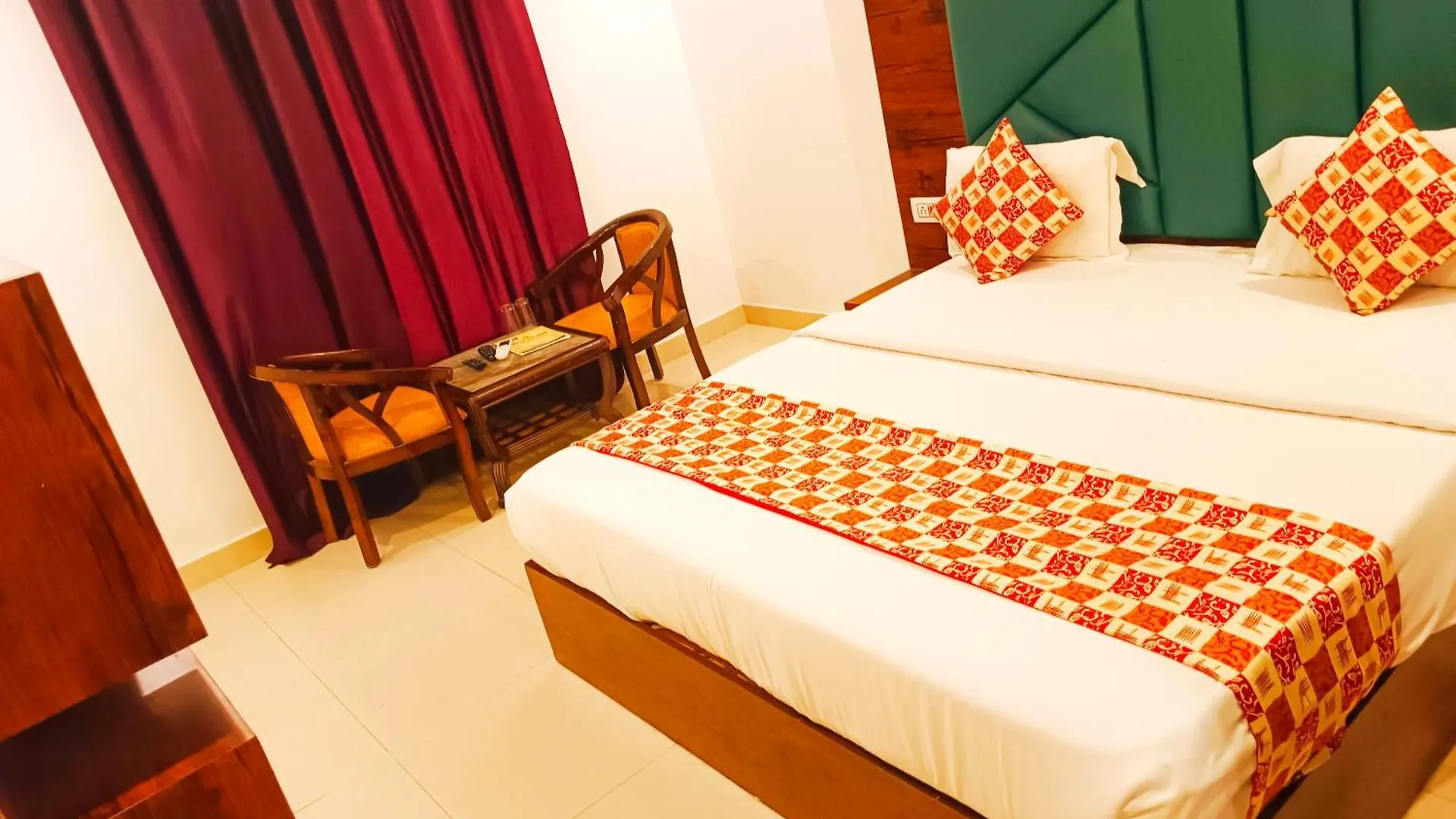 Hotel Tej Palace Delhi Airport New Delhi 4*,