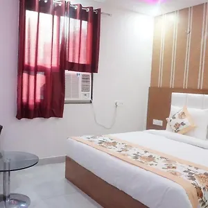 Teo Near Delhi Airport **** Nueva Delhi