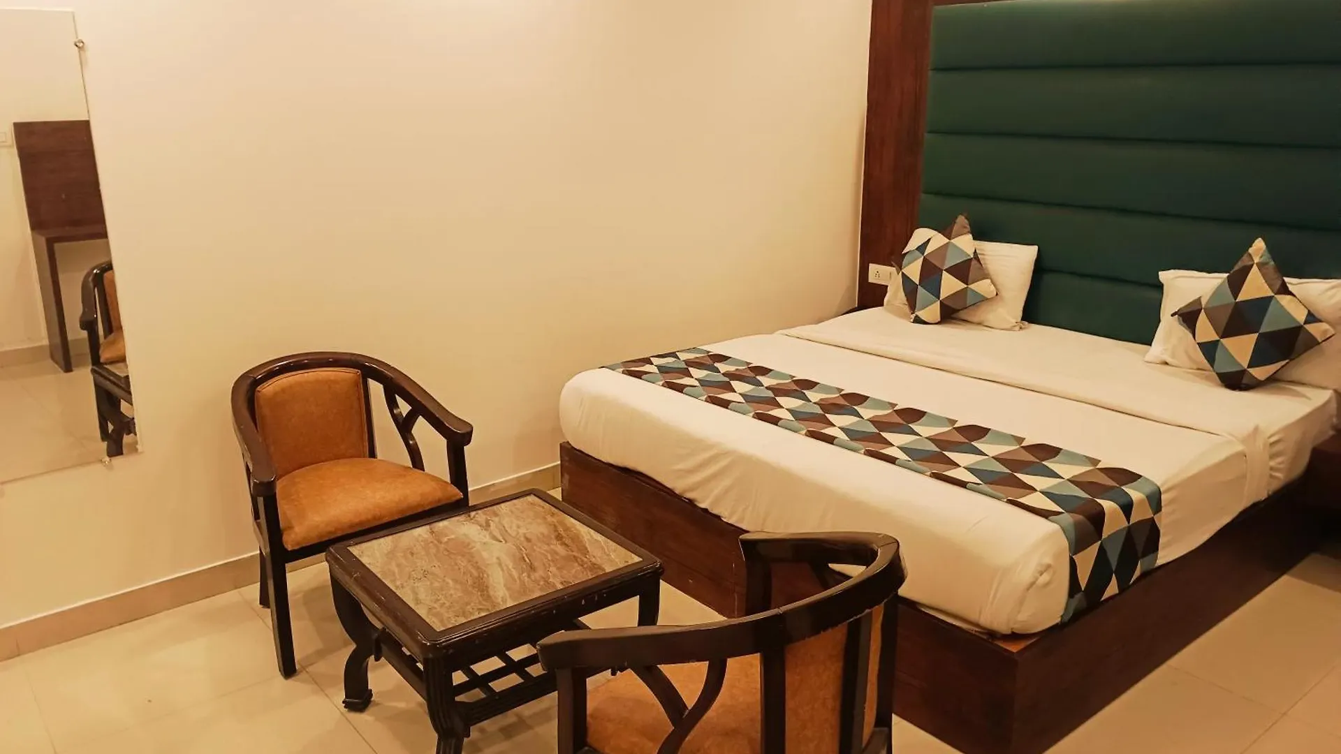 Hotel Tej Palace Delhi Airport Yeni Delhi Hindistan
